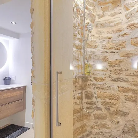 Apartament Le Cocon Du Papillon Bleu I 2 Parentales Avec Terrasse En Plein Coeur De I Parking Inclus *